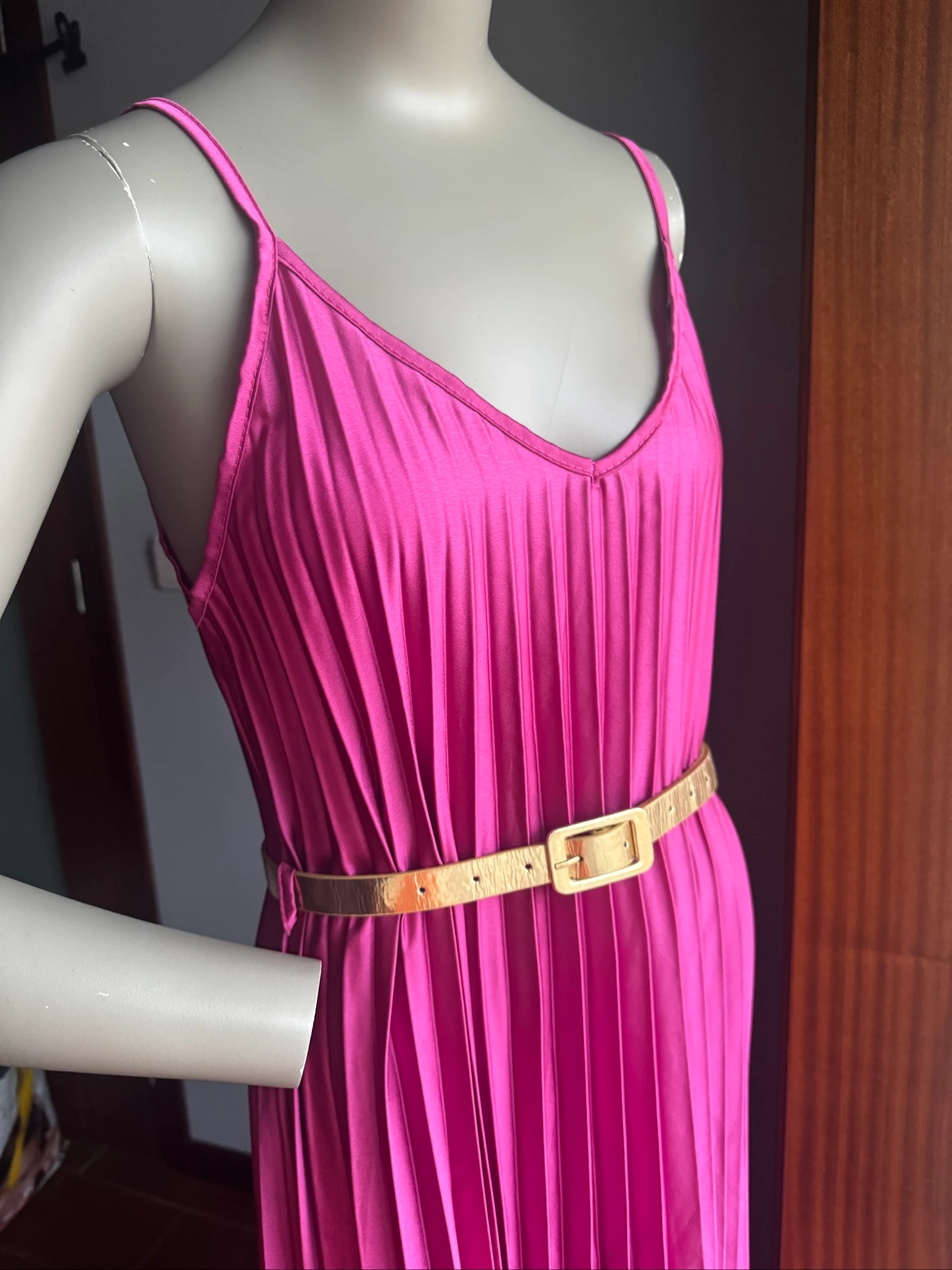 Vestido Plissado Fúcsia Neon Collection – Novo c/ Cinto – Tamanho Único